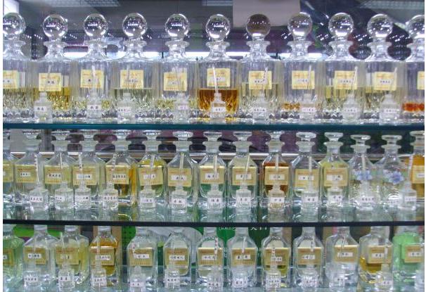 洗發(fā)水香精,沐浴露香精,膏霜香精香料,香皂香精,洗滌香精,及衛(wèi)生香