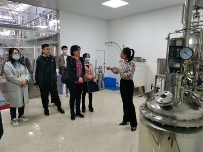廣西東盟食品檢驗(yàn)檢測(cè)中心到橫縣開展茉莉花精深加工調(diào)研