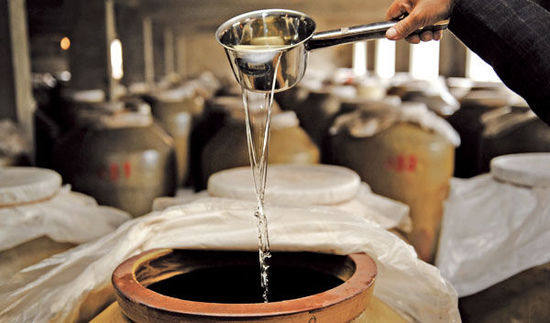 白酒知識:原酒經(jīng)過勾調(diào)還能叫原酒嗎?-唐三鏡胡星杰